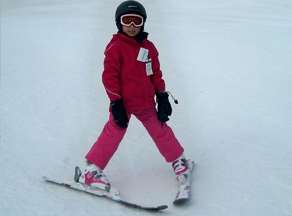 Skiing tips for beginners, learning how to slow down and stop while skiing