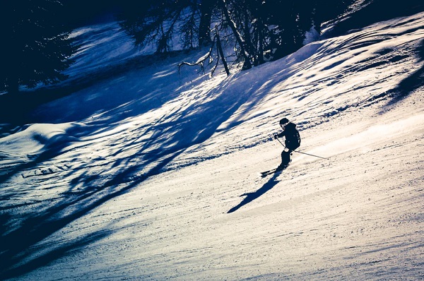 skiing tips for beginners, gathering up speed while skiing